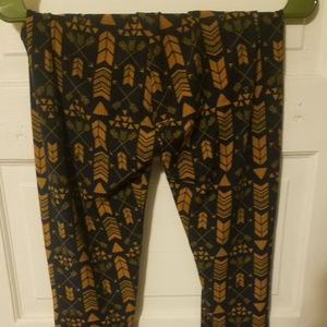 Lularoe tribal leggings